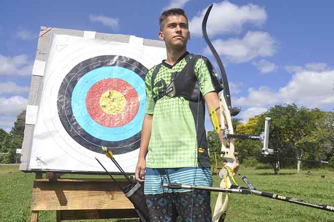 Sorocabano e fenômeno da garotada, Robin Hood Gamer faz tarde de autógrafos