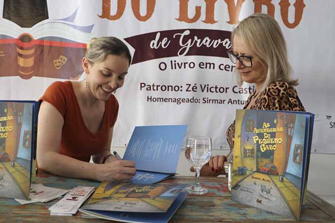 Miséria, trapaças e mudança de vida; professora de Gravataí lança o livro  Procurando a Felicidade – Giro de Gravataí
