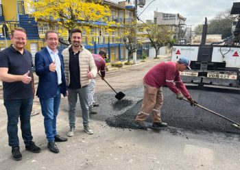 Guido, Airton e Rodrigo Busato: duas empresas vão atuar na recuperação das ruas da cidade. Foto: Divulgação/PMC