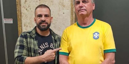 Coruja e Bolsonaro capa