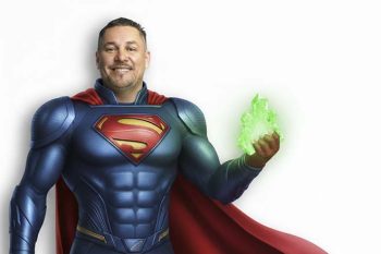 Card com Paulinho e a kryptonita circulou por whatsapps após a matéria do Seguinte:, terça