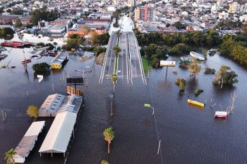 Cachoeirinha ficou praticamente isolada durante a enchente de maio