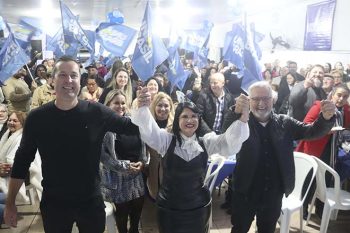 Fabi Medeiros comemorou aniversário no Onze Unidos, nesta sexta