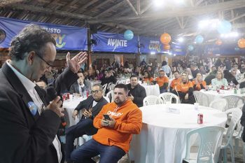 Augusto Cury participou de evento de sua pré-candidatura no CTG Aldeia dos Anjos, em Gravataí
