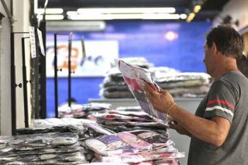 compras Redução da inadimplência deverá aumentar o movimento no comércio