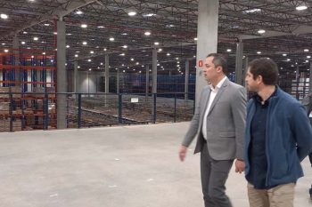 Prefeito Cristian na inauguração da Natura, em Cachoeirinha