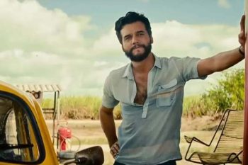 Wagner Moura interpreta o ex-professor universitário Armando Solimões