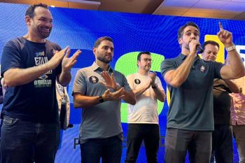 Dimas (E), com Leite, o vice-governador Gabriel Souza, Kassab e o chefe da Casa Civil, Artur Lemos