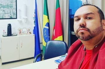 Everton dos Santos Ávila, na Prefeitura, em 2021