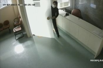 Homem é flagrado entrando na sala da Endoscopia pelas câmeras de segurança do HU: ele e uma mulher são os principais suspeitos do crime. Foto: Divulgação HU