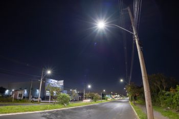 Plano é qualificar e eficientizar a iluminação pública da cidade com telegestão e controle inteligente dos pontos de luz. Foto: Alisson Moura/ECom PMC