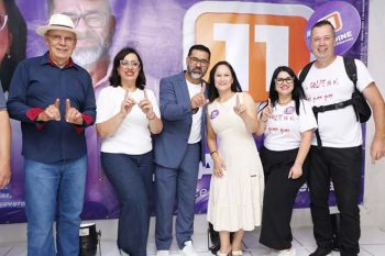 Claudine, com o vice Marco Albernaz e esposa, Cristian, Fabi e Delegado, no lançamento da candidatura, no Onze / Foto: André Boeira