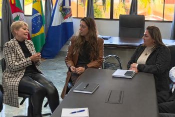 Prefeita Jussara e secretária Sueme receberam a presidente do CIC, Neiva Bilhar