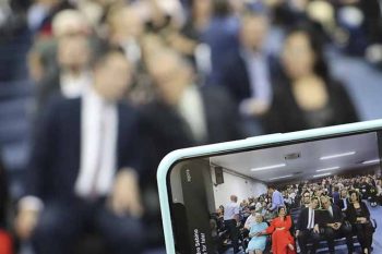 Prefeito Cristian e vice Delegado na sessão de posse, em janeiro deste an