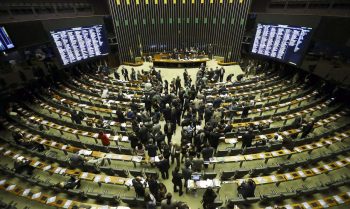 Brasília - O Congresso Nacional realiza análise e votação de cinco vetos presidenciais que trancam a pauta (Marcelo Camargo/Agência Brasil)