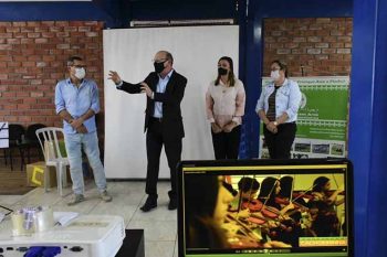Oficinas da banda escolar, xadrez, tiro com arco, práticas meditativas e canto, violão e violino são oferecidos na rede de ensino pública de Cachoeirinha