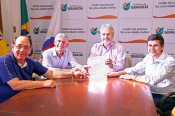 Da esquerda para direita, Beto Pereira, Francisco Pinho, Marco Alba e Fred Pinho na Prefeitura