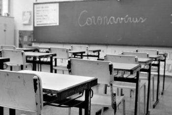 Necessidade de voltar às aulas contrasta com o avanço da pandemia, ainda longe de estar controlada. Foto: Agência Brasil