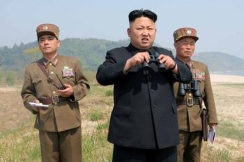 Teste nuclear na Coreia do Norte, comandanda por Kim Jong-un (ao centro) foi criticado pela comundidade internacional