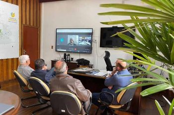 Prefeito Luiz Zaffalon e secretários realizam videoconferência com representante da cidade de Araucária, no Paraná