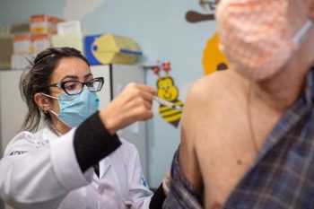 Ampliação do público-alvo deve garantir metade da população canoense com a primeira dose da vacina contra a Covid-19 até sexta. Foto: Divulgação/EComPMC