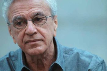 O cantor e compositor brasileiro Caetano Veloso no ducumentário ’Narciso em férias’