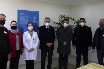 Na foto, o superintendente do HDJB, Antônio Weston, a coordenadora de Enfermagem, Jaqueline Fonseca, o secretário de Saúde, Régis Fonseca, o presidente do Rotary, Lucas Marques, o ex-presidente, Célio Castelli, a diretora de Fundação Rotaria, Nordia Fonseca