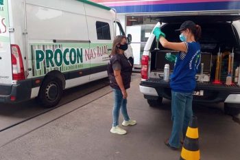 Procon de Cachoeirinha realiza fiscalização em quatro postos de combustíveis em alusão à semana do consumidor
