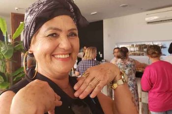 Mulheres vitoriosas são homenageadas: iniciativa é do Ella Aplicativo e a entrega aconteceu em evento promovido pela Liga Feminina de Combate ao Câncer