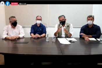Prefeito, vice e secretários anunciaram conjunto de medidas para enfrentar agravamento da pandemia em Canoas. Foto: Reprodução Facebook