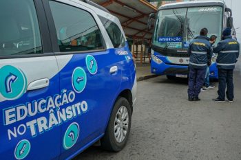 Prefeitura abriu o dia com fiscalização sobre o transporte de passageiros locais por linhas intermunicipais. Foto: Tony Capellão/EComPMC