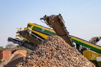 Usina que processa resíduos da construção de Canoas é uma das maiores da América Latina. Foto: Arquivo Seguinte: