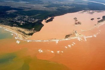 Tsunami de rejeitos chegou até o litoral do Espírito Santo | FRED LOUREIRO