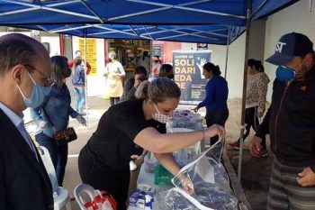 Primeira-dama e prefeito também confeccionaram máscaras