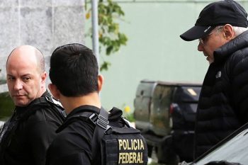 O ex-ministro Guido Mantega durante prisão no âmbito da Lava Jato. REUTERS