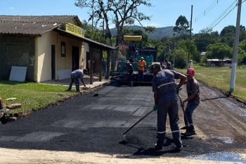 Os 300 metros de asfalto somam-se aos mais de 4 mil entregues ao longo do último ano