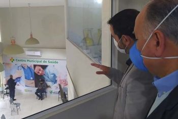 Prefeito em exercício Dr. Levi e secretário da Saúde Régis Fonseca