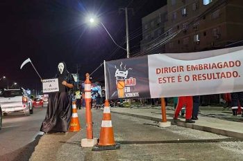 Ação buscou alertar sobre os riscos de conduzir o veículo em alta velocidade e em estado de má conservação