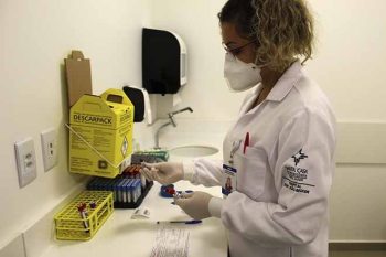 Laboratório do hospital também oferece exames para detectar COVID-19