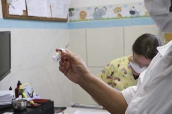 Doses continuam sendo aplicadas, exclusivamente, em nove unidades de saúde