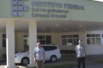 O presidente do comitê, Sérgio Cardoso, e o diretor-geral do campus IFSul, Marco Antônio da Silva Vaz