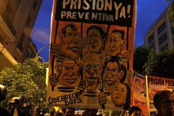Manifestantes protestam contra a Odebbrecht em Lima, capital do Peru. Foto | Guadalupe Pardo | Reuters