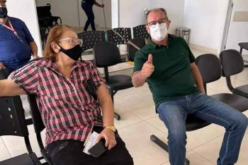 Prefeito acompanhou vacinação que chegou a 734 pessoas neste sábado