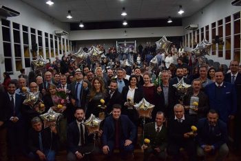 21 pessoas receberam o Prêmio Trabalhadores Residentes em Gravataí