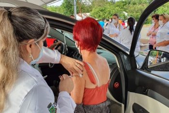 Vacina pelo Plano Nacional de Imunização ainda avança lentamente: compra local pode ser saída para vacinação total ainda em 2021. Foto: Divulgação/PMC