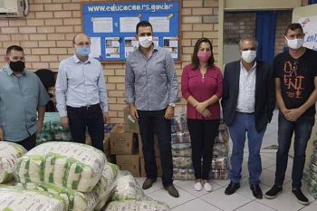 Comitê de Solidariedade recebeu do Supermercado Vancosty a doação de uma tonelada de alimentos