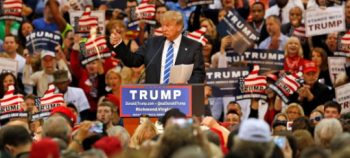 Comício de Donald Trump. Para Wallerstein, “era de dominação dos EUA sobre o sistema-mundo começou a se desfazer por volta de 1970 e vem sendo desmantelada
