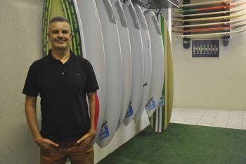 O surfista gravataiense Gláuber Pacheco ganhou o Brasil e o mundo com sua marca | GUILHERME KLAMT