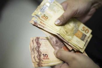 Especialistas mostram como é possível por a vida financeira em ordem