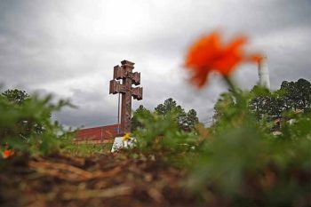 Cruz Missioneira de Gravataí fica no trevo da RS-118 com a Centenário